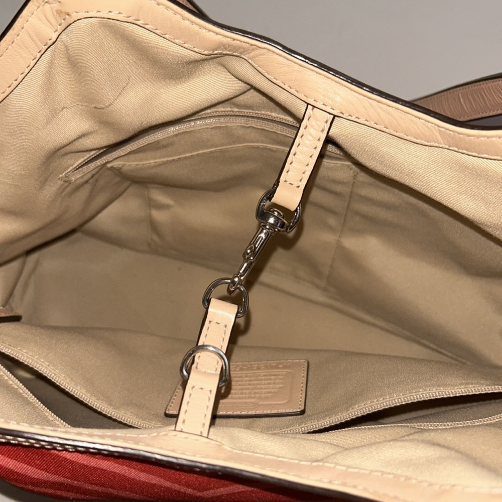 Coach Bag - Picture 10 of 10
